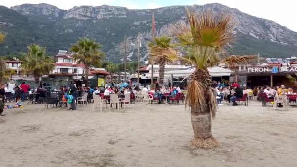 Akyaka Mugla March 2020 People Socializing Akyaka Beach Akyaka Coastal — Stock Video