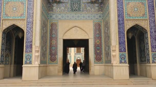 Shiraz Iran May 2019 Iranian People Visiting Nasir Mulk Mosque — 图库视频影像