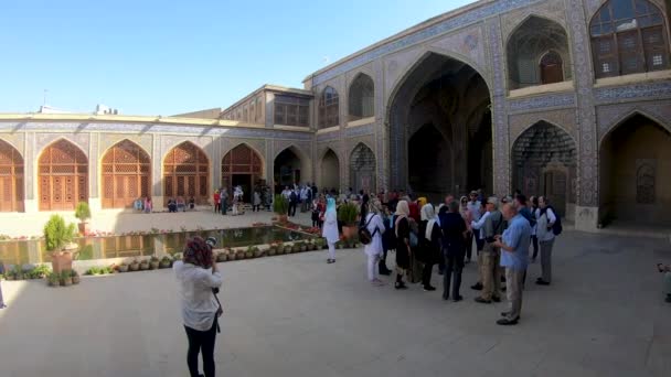 Shiraz Iran Mei 2019 Courtyard Pool Nasir Mulk Mosque Tourist — Stok Video