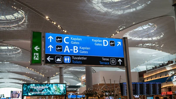 Istanbul Turkey July 2019 Interior Scene Signage Showing Flight Gates — Stock Photo, Image