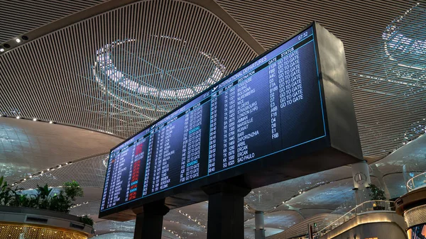 Κωνσταντινούπολη Τουρκία 2019 Μαΐου Εμφάνιση Πληροφοριών Πτήσεων Στο Νέο Αεροδρόμιο — Φωτογραφία Αρχείου
