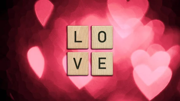 Любовь Написанная Деревянными Плитками Красно Розовом Фоне Сердцем Изображение Использовано — стоковое фото