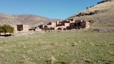 Dereici, Savur, Mardin - Ocak 2020: Türkiye 'nin güneydoğusundaki Savur ilçesi yakınlarındaki terk edilmiş bir Suriye köyü olan Killit Dereici