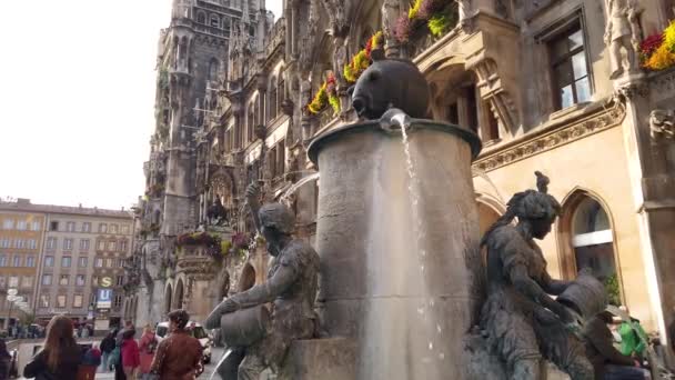 Münih Almanya Ekim 2019 Münih Marienplatz Meydanı Nda Turistler Yerel — Stok video