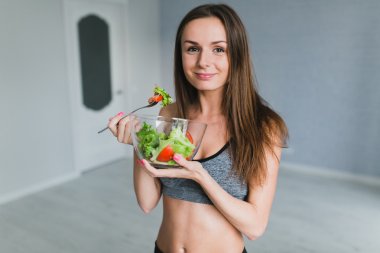 salata egzersiz sonra ile genç kız