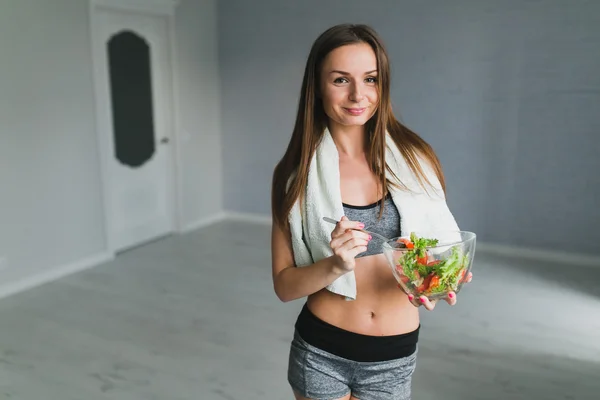 salata egzersiz sonra ile genç kız