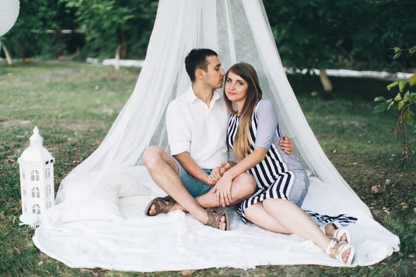 Happy young couple — Stock Photo, Image