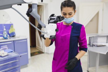 güzel diş hekimi kadın