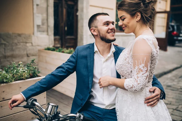 Hermosa pareja amorosa — Foto de Stock