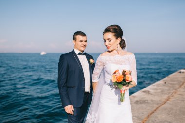 düğün günü sevgi dolu Çift