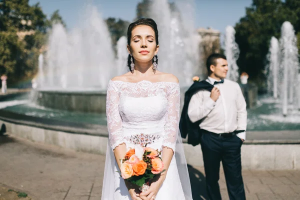 Pareja amorosa en el día de la boda —  Fotos de Stock
