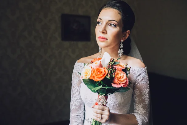 Sposa il giorno del matrimonio — Foto Stock