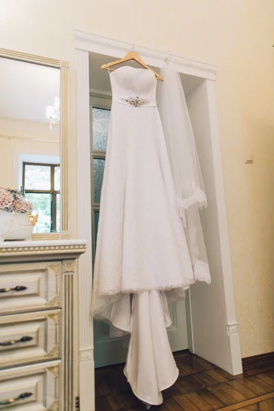 Gyönyörű esküvői ruha — Stock Fotó