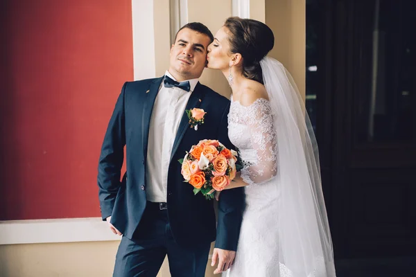 Loving couple on wedding day — Stock Photo, Image