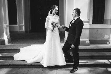 düğün günü sevgi dolu Çift