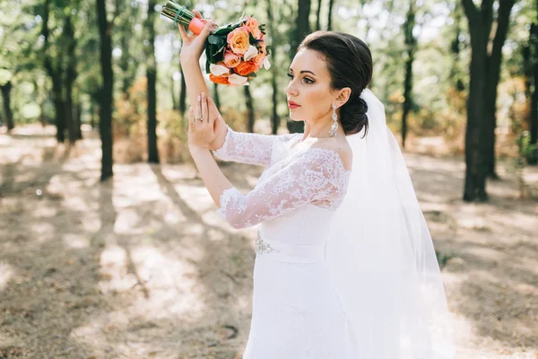 Braut am Hochzeitstag — Stockfoto