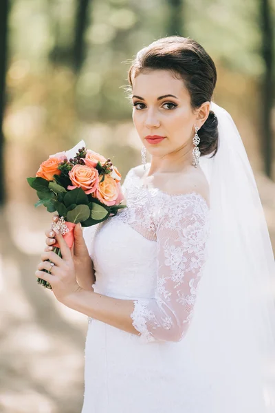 Braut am Hochzeitstag — Stockfoto