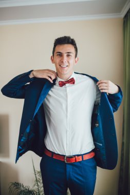 yakışıklı genç damat