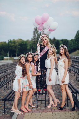 tavuk parti düğün öncesi