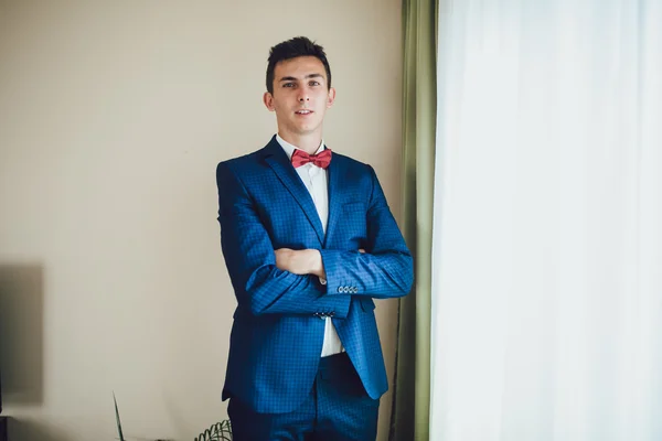 Handsome young groom — Stock Photo, Image