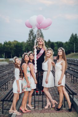 tavuk parti düğün öncesi