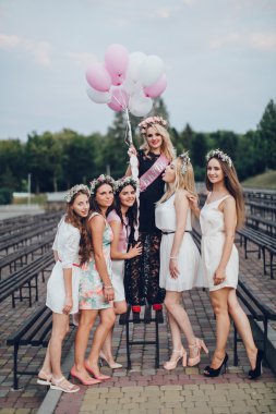 tavuk parti düğün öncesi