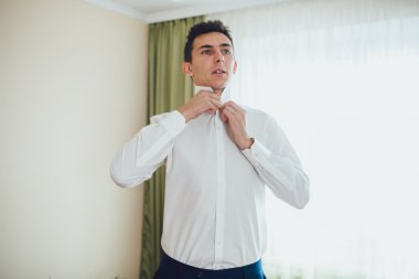 yakışıklı genç damat