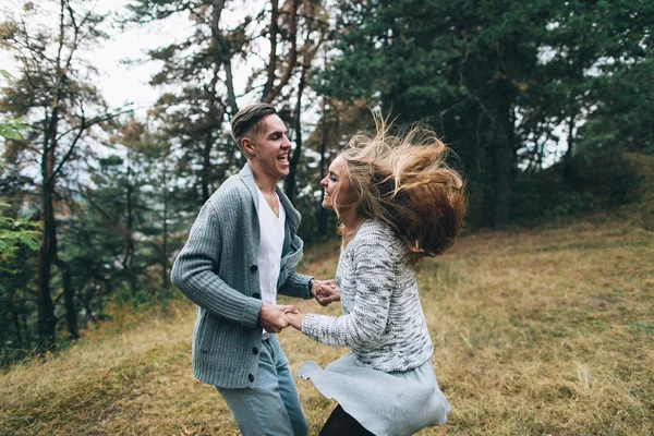 Feliz pareja amorosa —  Fotos de Stock