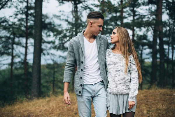 Feliz pareja amorosa —  Fotos de Stock