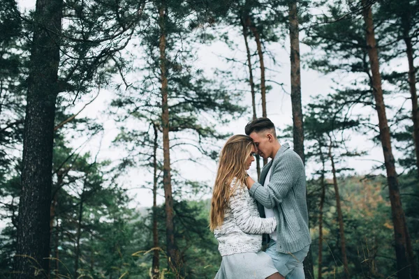 Glückliches Liebespaar — Stockfoto