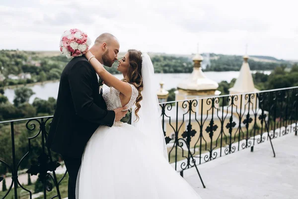 Hermosa pareja amorosa — Foto de Stock