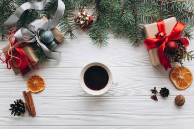 hediyeler, cinammon sopa ve kahve fincanı