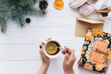 süslemeleri ile çay