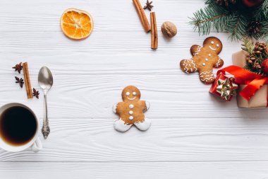 Zencefilli kurabiye ve süslemeler