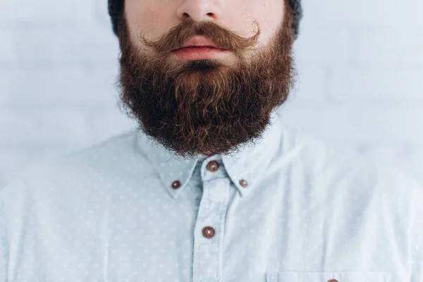 Barbuto giovane uomo — Foto Stock