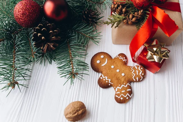 Zencefilli kurabiye ve dekorasyon — Stok fotoğraf