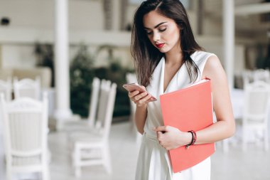  iş kadını ile klasör Restoran Menü