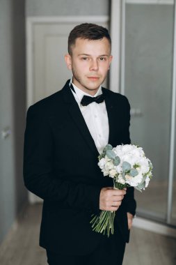 yakışıklı genç damat