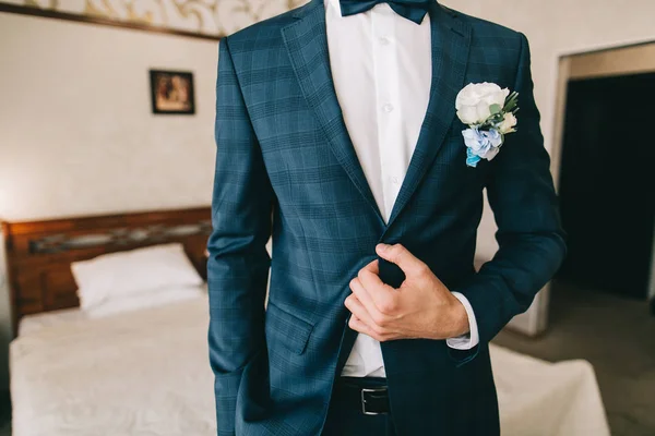 Handsome young groom — Stock Photo, Image