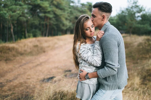 Beautiful couple in love — Stock Photo, Image