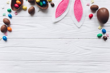 Tavşanlı çikolata Paskalya yumurtaları 