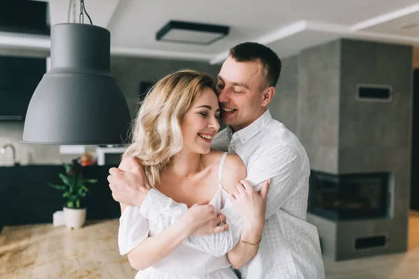 Young couple flirting — Stock Photo, Image