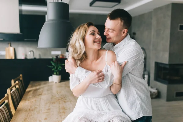 Young couple flirting — Stock Photo, Image