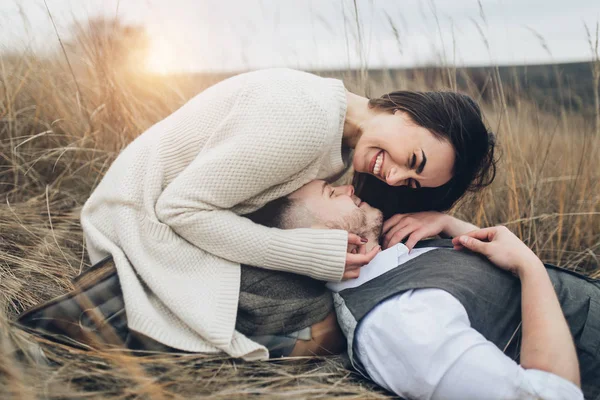 Hermosa pareja enamorada — Foto de Stock