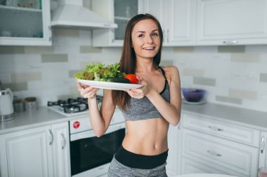 Taze salata kızla Fitness