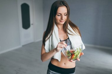 Taze salata kızla Fitness
