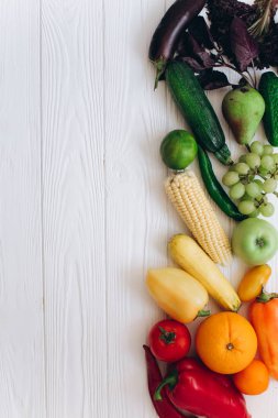 Gökkuşağı renkli meyve ve sebzeler