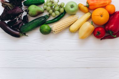 Gökkuşağı renkli meyve ve sebzeler