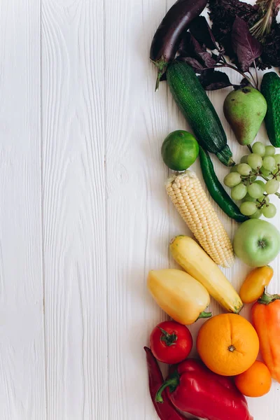 Gökkuşağı renkli meyve ve sebzeler