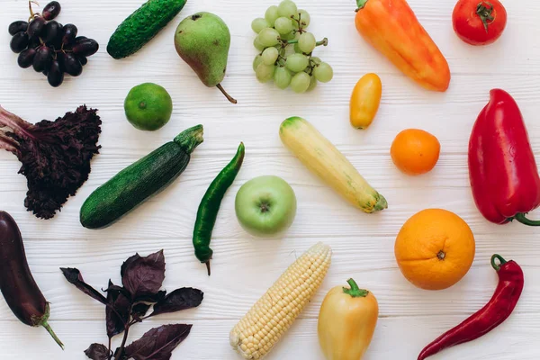 Duha barevné ovoce a zelenina — Stock fotografie